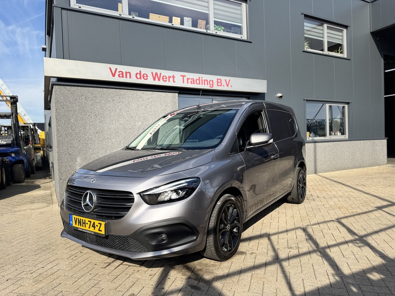 Mercedes-Benz Citan 110 CDI 95PK Diesel 2021 Airco / DAB + / Apple Carplay / Camera / LM Velgen / Cruise control / Navi Zeer Net! - Fourgon grand volume: photos 1 Mercedes-Benz Citan 110 CDI 95PK Diesel 2021 Airco / DAB + / Apple Carplay / Camera / LM Velgen / Cruise control / Navi Zeer Net! - Fourgon grand volume: photos 1