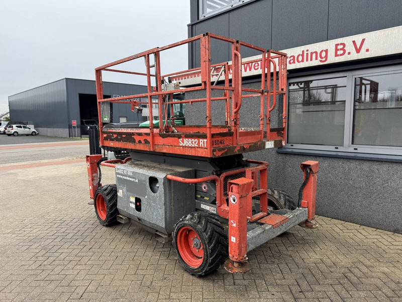 Skyjack SJ 6832RT Schaarhoogwerker SCISSOR 2014 4X4 Kubota Diesel 12M Werkhoogte - Nacelle ciseaux: photos 4 Skyjack SJ 6832RT Schaarhoogwerker SCISSOR 2014 4X4 Kubota Diesel 12M Werkhoogte - Nacelle ciseaux: photos 4