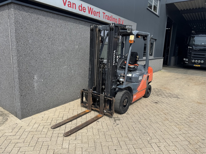 Toyota 02-8FDF25 Triplo 470 Freelift / Sideshift Diesel 2018 - Chariot élévateur diesel: photos 3 Toyota 02-8FDF25 Triplo 470 Freelift / Sideshift Diesel 2018 - Chariot élévateur diesel: photos 3