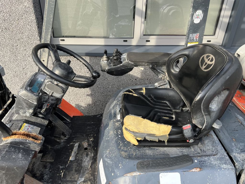 Chariot élévateur à gaz Toyota 42 7FGF 25: photos 9