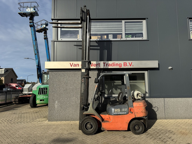 Toyota 42-7FGF25 duplo 400 3e / 4e Functie LPG 2001 - Chariot élévateur à gaz: photos 5 Toyota 42-7FGF25 duplo 400 3e / 4e Functie LPG 2001 - Chariot élévateur à gaz: photos 5