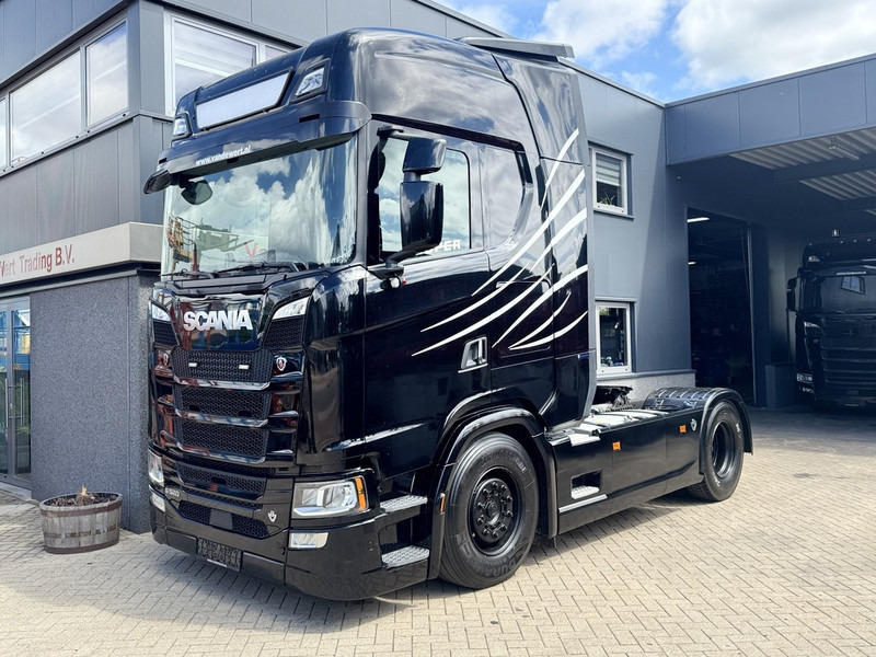 Scania S520 V8 4x2 Full Air - Automaat - Retarder - Euro 6 - I Park Cool - 2018 - TUV 02-2026 - Tracteur routier: photos 2 Scania S520 V8 4x2 Full Air - Automaat - Retarder - Euro 6 - I Park Cool - 2018 - TUV 02-2026 - Tracteur routier: photos 2