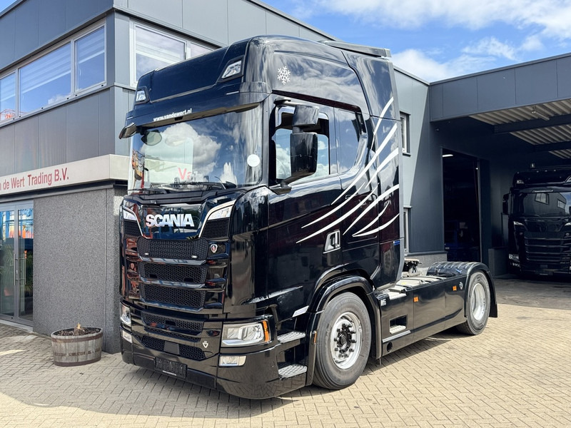 Scania S520 V8 4x2 Full Air - Automaat - Retarder - Euro 6 - I Park Cool - 2018 - TUV 02-2026 - Tracteur routier: photos 1 Scania S520 V8 4x2 Full Air - Automaat - Retarder - Euro 6 - I Park Cool - 2018 - TUV 02-2026 - Tracteur routier: photos 1