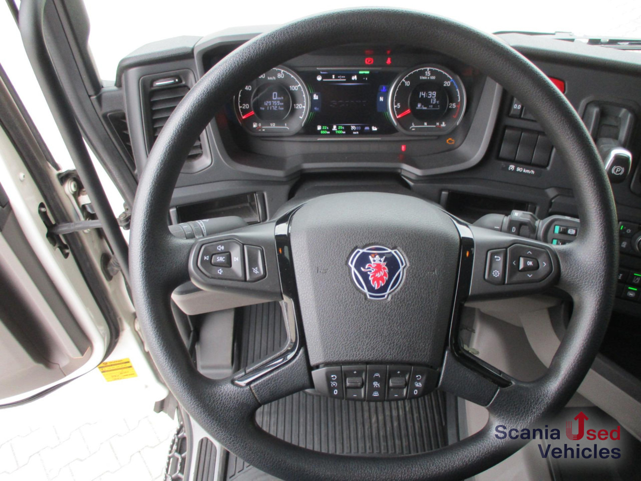 SCANIA R 460 A4x2NA / ADR AT / Navi / LED / Hydr. - Tracteur routier: photos 2 SCANIA R 460 A4x2NA / ADR AT / Navi / LED / Hydr. - Tracteur routier: photos 2