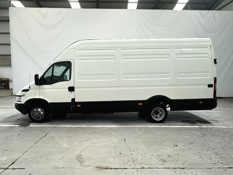 Iveco Daily 35C13 AIRCO / MOTORPROBLEEM -PROBLEME DE MOTEUR - Fourgon utilitaire: photos 2 Iveco Daily 35C13 AIRCO / MOTORPROBLEEM -PROBLEME DE MOTEUR - Fourgon utilitaire: photos 2