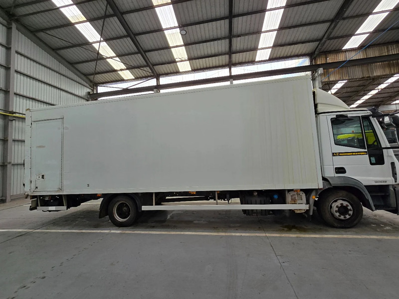 Iveco EuroCargo 120 E22 / MANUEL / EURO 5 / AIRCO - Camion fourgon: photos 4 Iveco EuroCargo 120 E22 / MANUEL / EURO 5 / AIRCO - Camion fourgon: photos 4