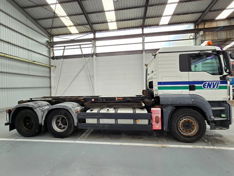 MAN TGS 28.440 6x2 / EURO 5 / AIRCO / LIFTAS / 10 roues - 10 tyres - Châssis cabine: photos 4 MAN TGS 28.440 6x2 / EURO 5 / AIRCO / LIFTAS / 10 roues - 10 tyres - Châssis cabine: photos 4