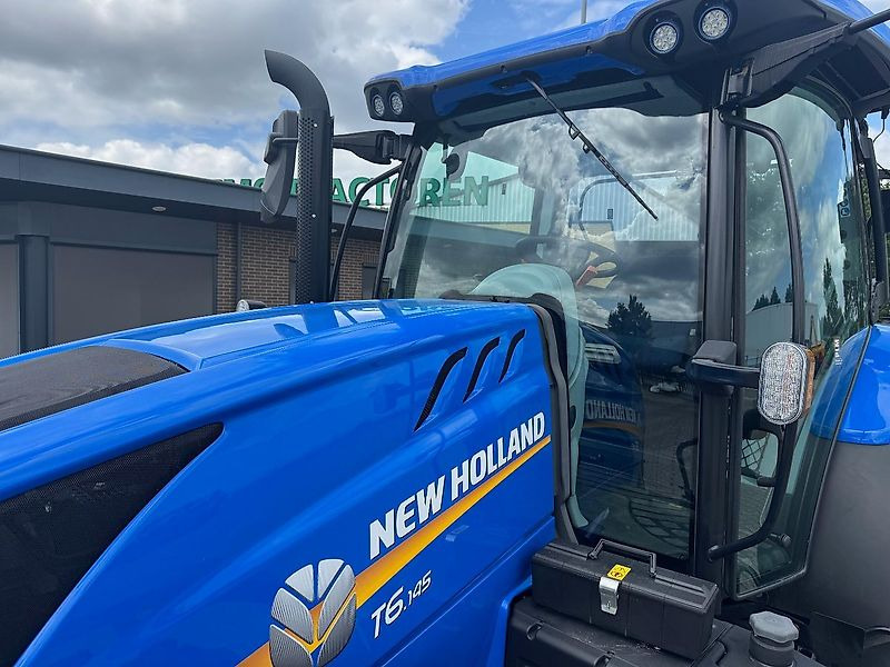 New Holland T6.145 EC40 GEVEERDE VOORAS 2023 200 UUR!!! - Tracteur agricole: photos 5 New Holland T6.145 EC40 GEVEERDE VOORAS 2023 200 UUR!!! - Tracteur agricole: photos 5