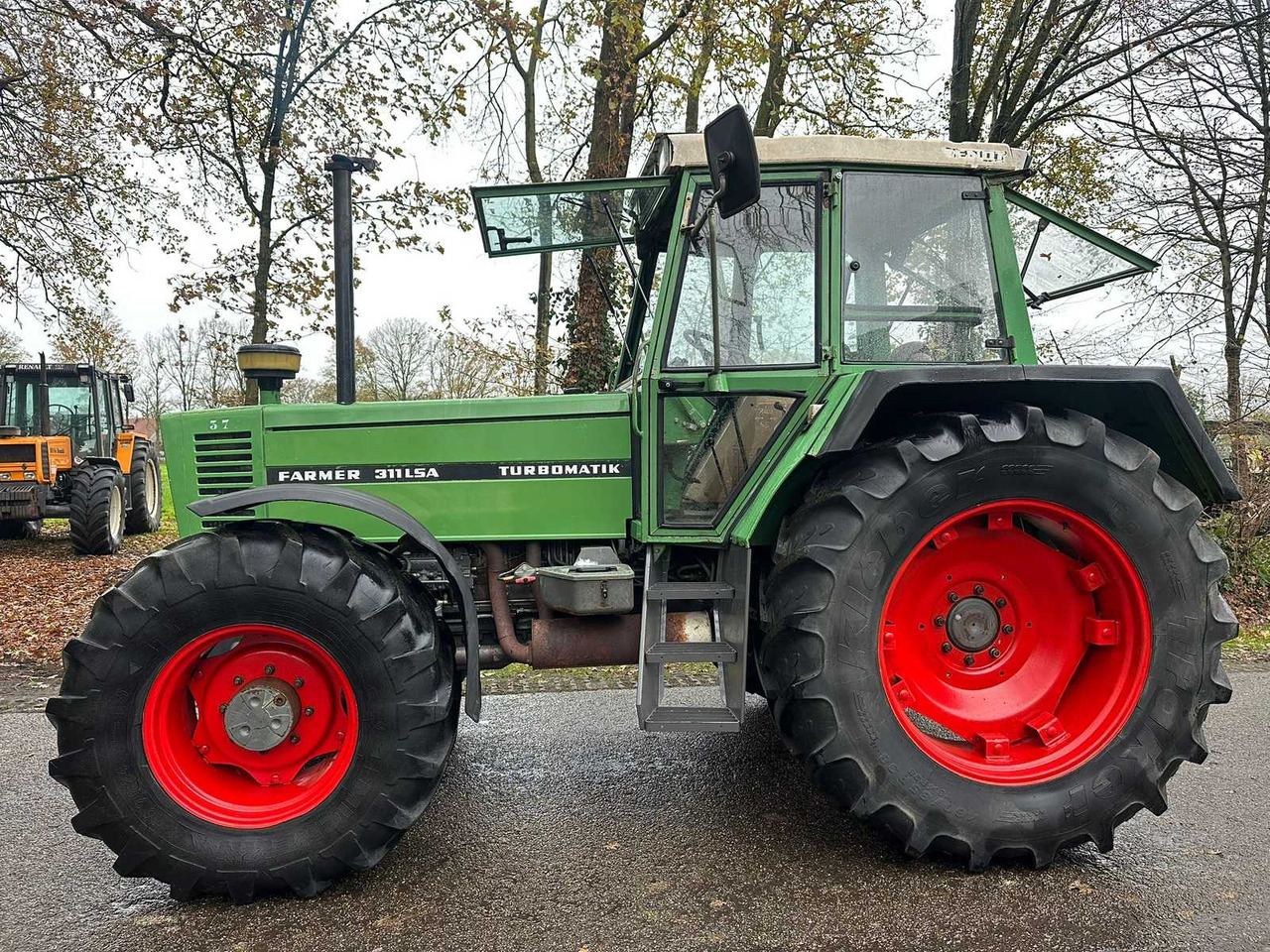 1984 FENDT FARMER 311 LSA ALL-WHEEL DRIVE FARM TRACTOR - Tracteur agricole: photos 2 1984 FENDT FARMER 311 LSA ALL-WHEEL DRIVE FARM TRACTOR - Tracteur agricole: photos 2