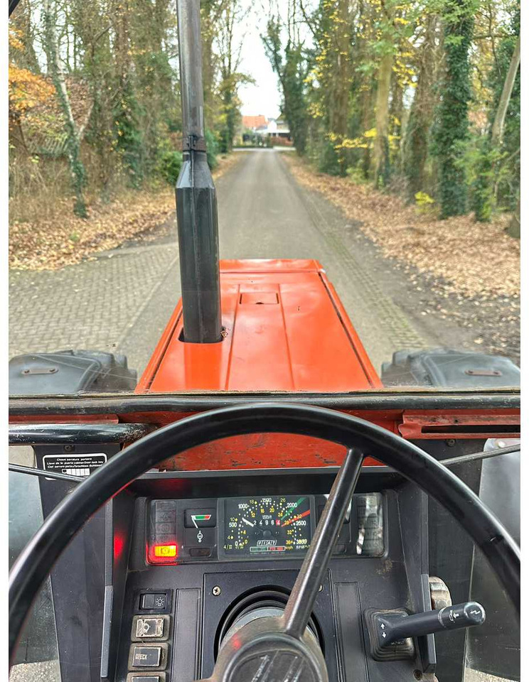 1988 FIAT 100-90 DT ALL-WHEEL DRIVE AGRICULTURAL TRACTOR - Tracteur agricole: photos 5 1988 FIAT 100-90 DT ALL-WHEEL DRIVE AGRICULTURAL TRACTOR - Tracteur agricole: photos 5