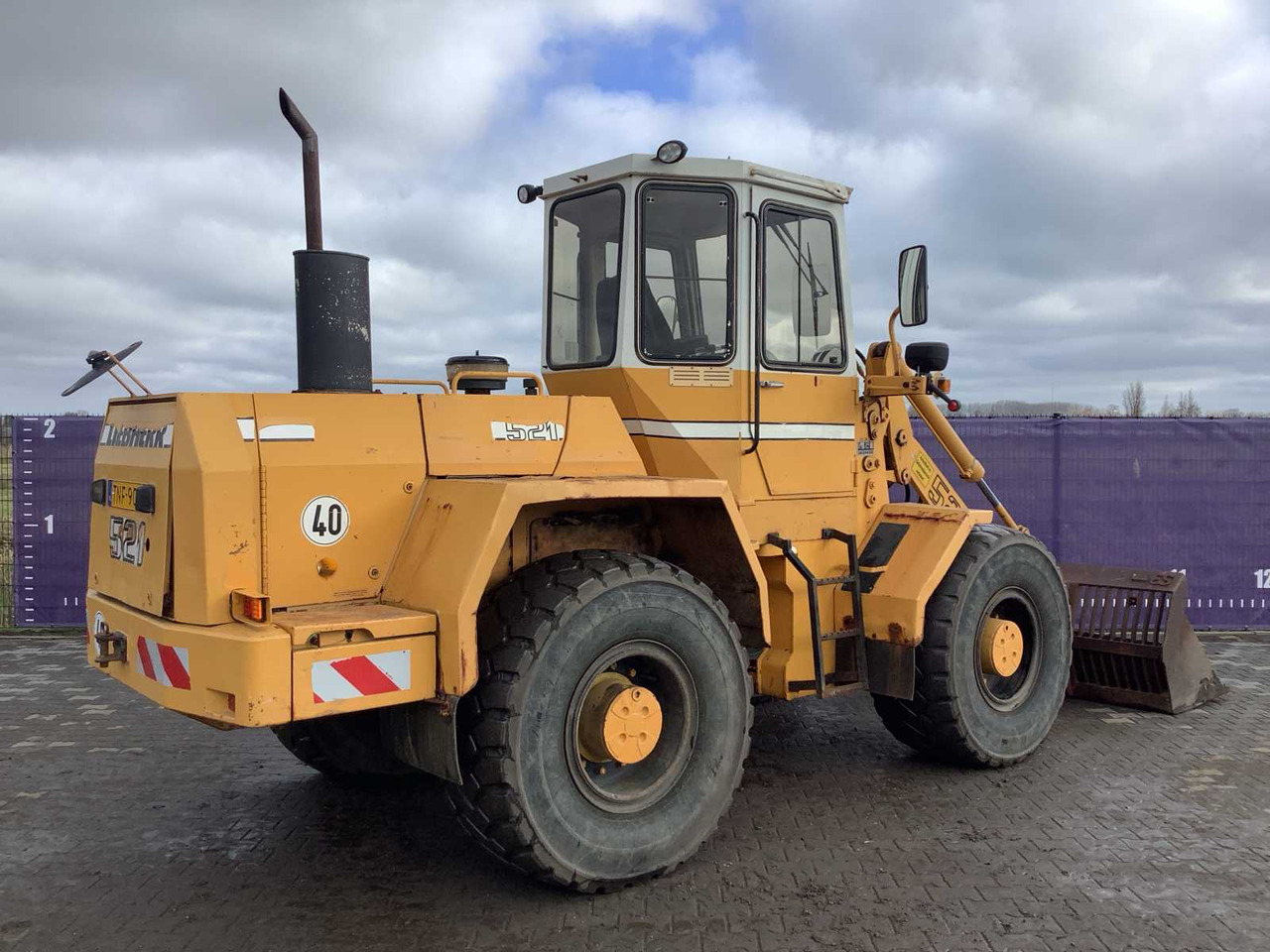 1989 - LIEBHERR - L521 - SHOVEL - Chargeuse sur pneus: photos 3 1989 - LIEBHERR - L521 - SHOVEL - Chargeuse sur pneus: photos 3