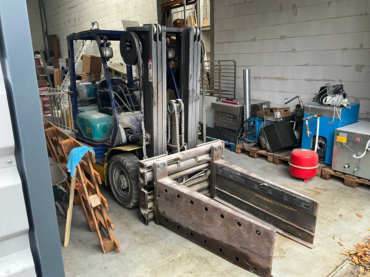 1999 KOMATSU FG25T12 FORKLIFT - Chariot élévateur: photos 5 1999 KOMATSU FG25T12 FORKLIFT - Chariot élévateur: photos 5