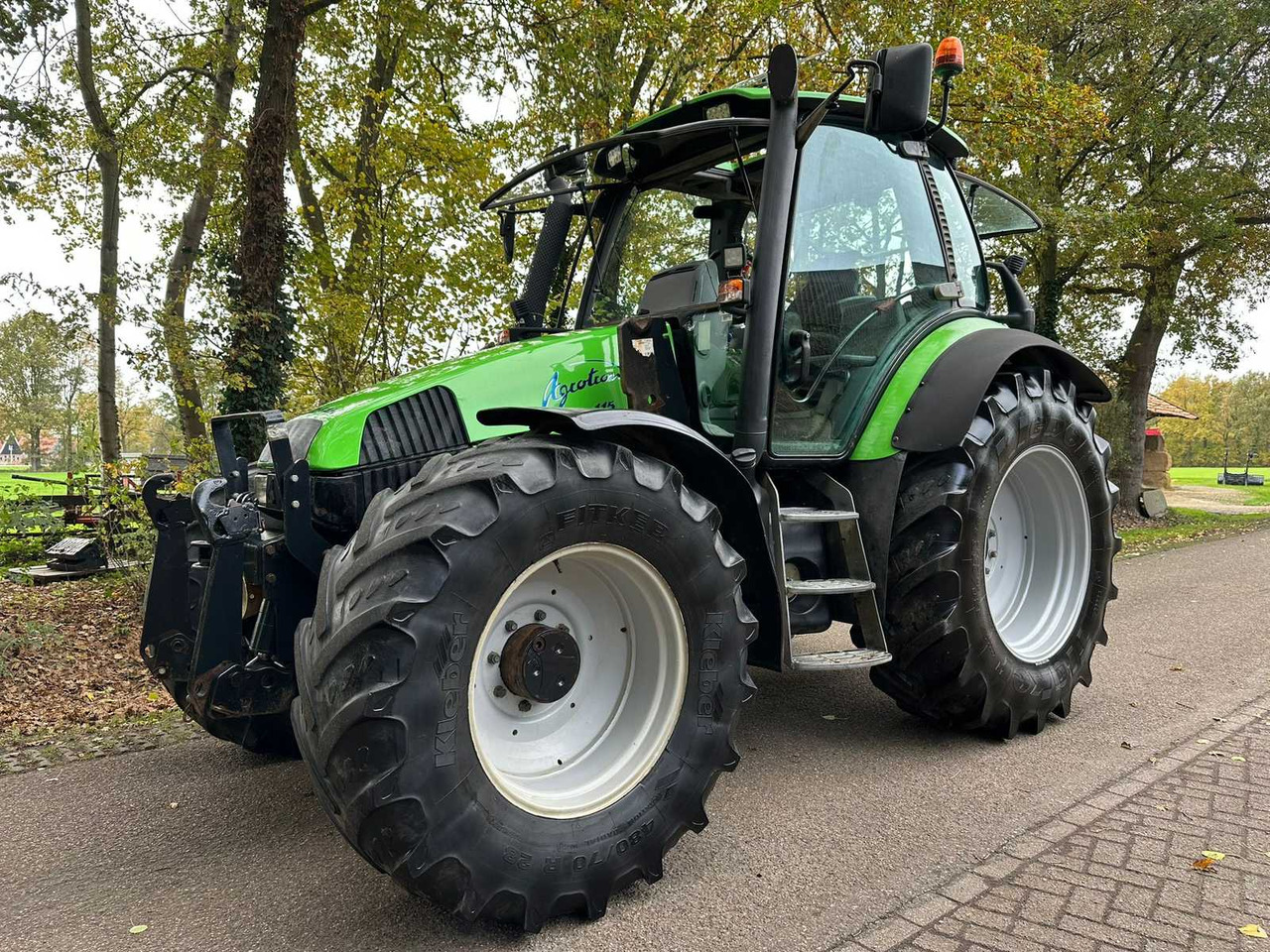 2003 DEUTZ-FAHR AGROTRON 115 MK3 ALL-WHEEL DRIVE FARM TRACTOR - Tracteur agricole: photos 1 2003 DEUTZ-FAHR AGROTRON 115 MK3 ALL-WHEEL DRIVE FARM TRACTOR - Tracteur agricole: photos 1