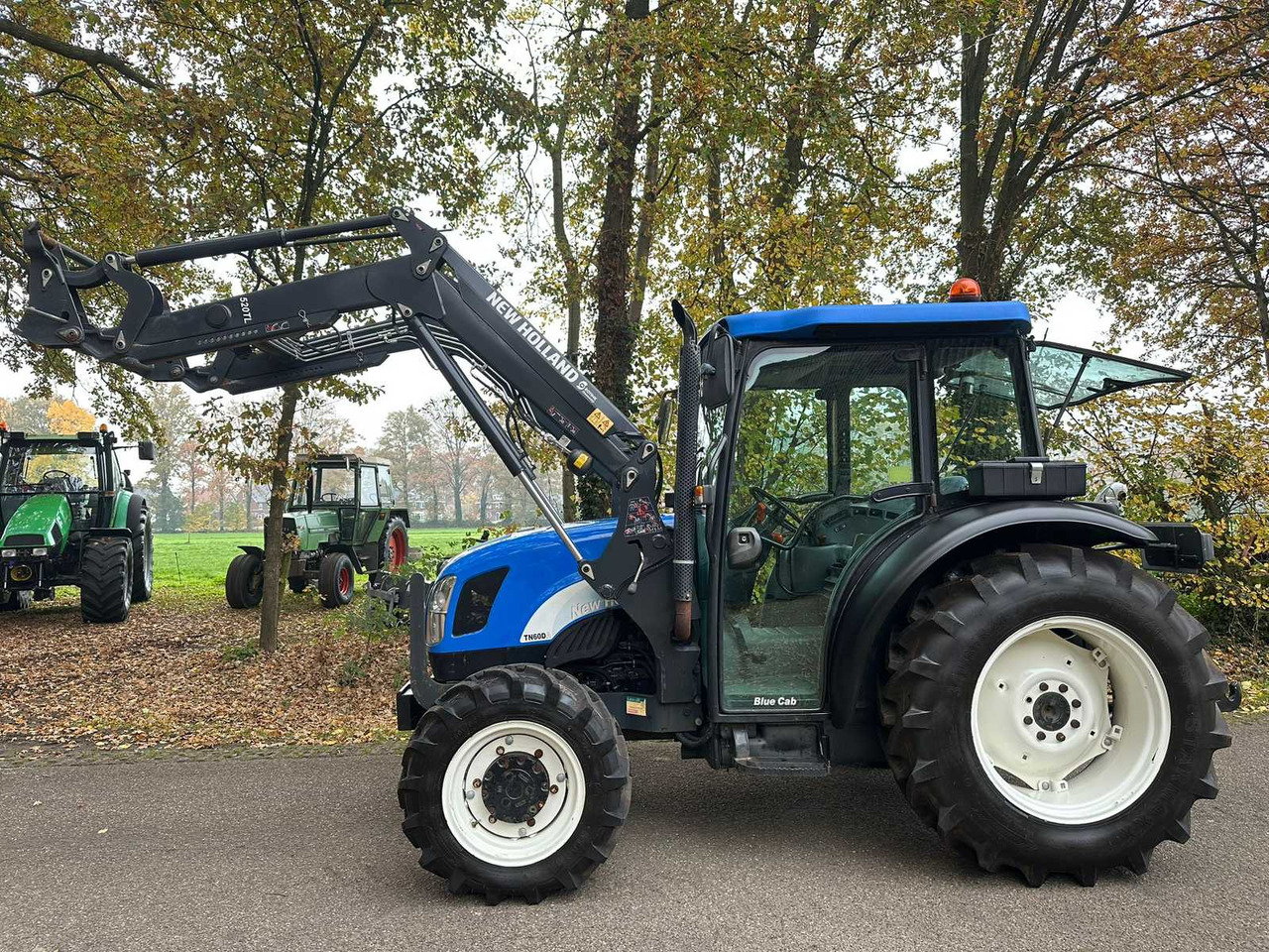 2005 NEW HOLLAND TN60DA ALL-WHEEL DRIVE FARM TRACTOR - Tracteur agricole: photos 2 2005 NEW HOLLAND TN60DA ALL-WHEEL DRIVE FARM TRACTOR - Tracteur agricole: photos 2