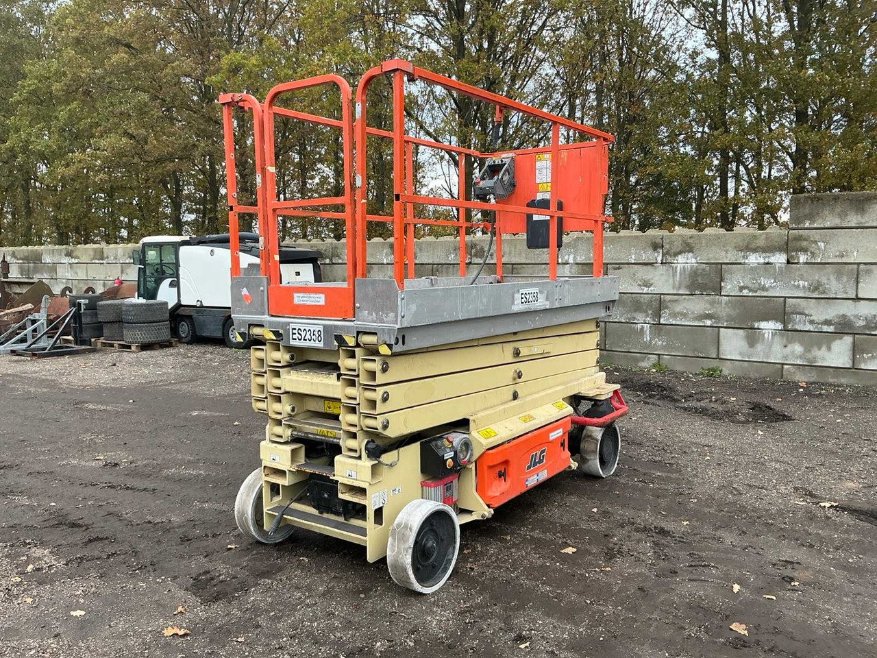 2010 JLG 2646 ES AERIAL WORK PLATFORM DEFECTIVE - Nacelle: photos 5 2010 JLG 2646 ES AERIAL WORK PLATFORM DEFECTIVE - Nacelle: photos 5