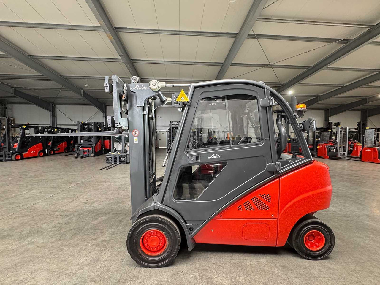 2010 S+UVV 06/26 LINDE H30D 3.+4.VALVE TRIPLEX 466CM DIESEL FORKLIFT 12.073 HOURS - Chariot élévateur: photos 2 2010 S+UVV 06/26 LINDE H30D 3.+4.VALVE TRIPLEX 466CM DIESEL FORKLIFT 12.073 HOURS - Chariot élévateur: photos 2