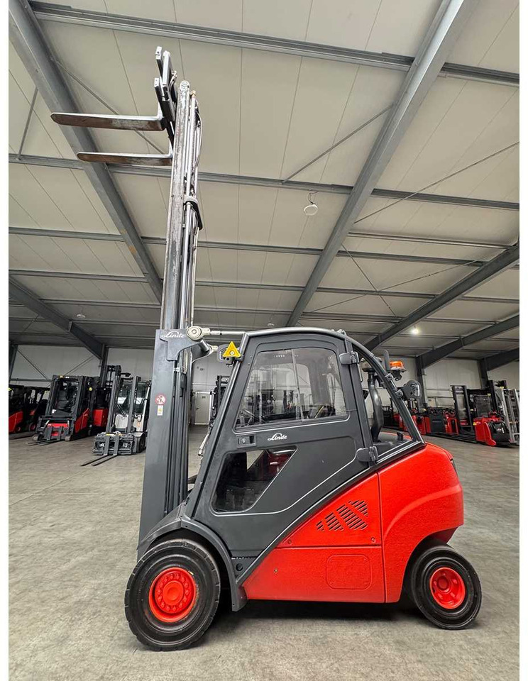 2010 S+UVV 06/26 LINDE H30D 3.+4.VALVE TRIPLEX 466CM DIESEL FORKLIFT 12.073 HOURS - Chariot élévateur: photos 3 2010 S+UVV 06/26 LINDE H30D 3.+4.VALVE TRIPLEX 466CM DIESEL FORKLIFT 12.073 HOURS - Chariot élévateur: photos 3