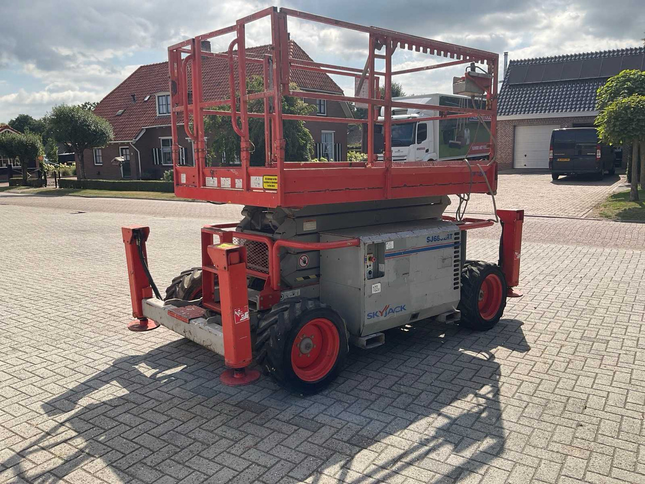 2010 SKY JACK SJ 6832 RT AERIAL PLATFORM - Nacelle: photos 5 2010 SKY JACK SJ 6832 RT AERIAL PLATFORM - Nacelle: photos 5