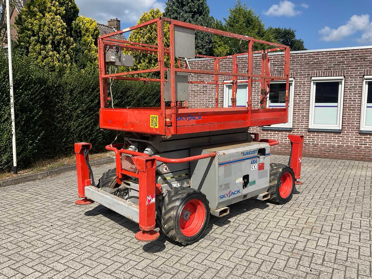 2010 SKY JACK SJ 6832 RT AERIAL PLATFORM - Nacelle: photos 1 2010 SKY JACK SJ 6832 RT AERIAL PLATFORM - Nacelle: photos 1