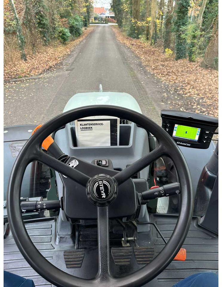 2014 STEYR 4120 PROFI CVT ALL-WHEEL DRIVE FARM TRACTOR - Tracteur agricole: photos 5 2014 STEYR 4120 PROFI CVT ALL-WHEEL DRIVE FARM TRACTOR - Tracteur agricole: photos 5