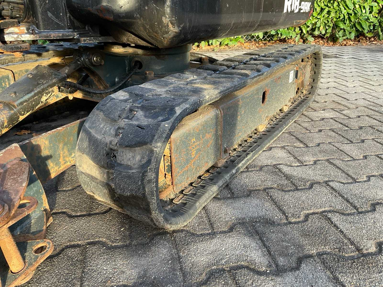 2022 HYUNDAI ROBEX 18-9AK MINI EXCAVATOR - Mini pelle: photos 5 2022 HYUNDAI ROBEX 18-9AK MINI EXCAVATOR - Mini pelle: photos 5