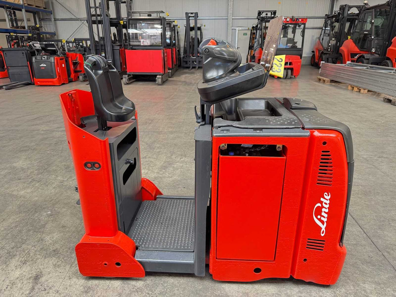 2023 SERVICE + UVV 06/2026 LINDE P50C 5.000KG TRACTOR TOWING VEHICLE TRACTOR 2.633 HOURS 500AH BATTERY - Chariot élévateur: photos 2 2023 SERVICE + UVV 06/2026 LINDE P50C 5.000KG TRACTOR TOWING VEHICLE TRACTOR 2.633 HOURS 500AH BATTERY - Chariot élévateur: photos 2