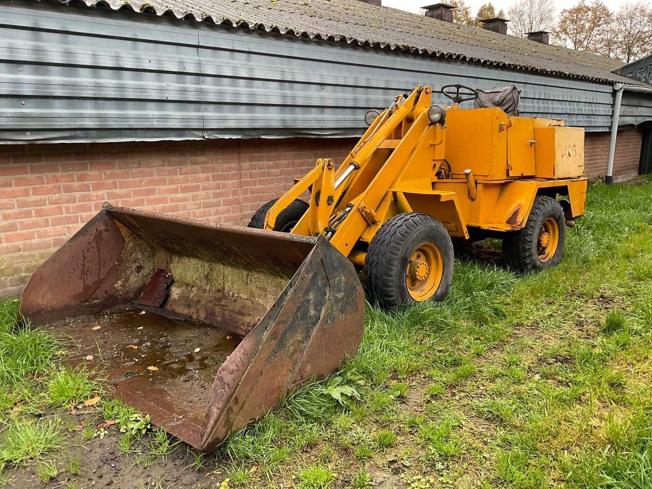 AHLMANN AL6 SHOVEL (MARGIN) - Chargeuse sur pneus: photos 1 AHLMANN AL6 SHOVEL (MARGIN) - Chargeuse sur pneus: photos 1