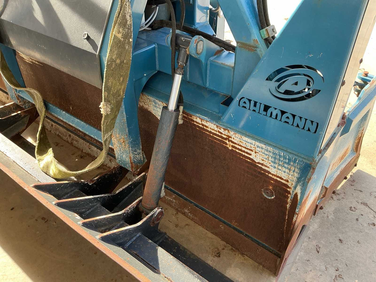 Ahlmann Ahlmac 2600 - Outils du sol: photos 4 Ahlmann Ahlmac 2600 - Outils du sol: photos 4