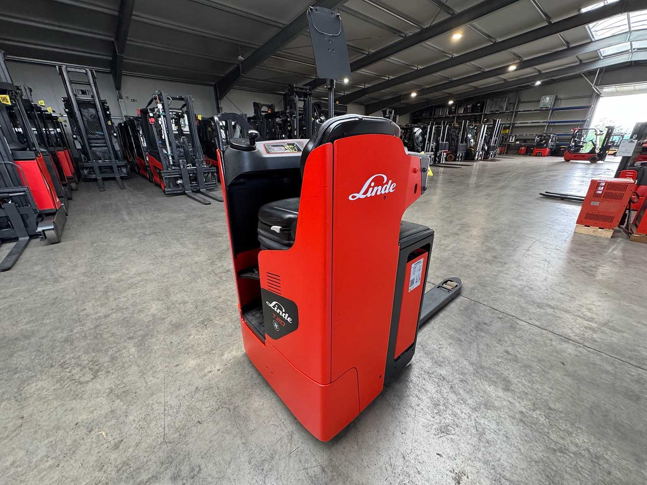 BATTERY 46/2023 BJ.2020 SERVICE + UVV 08/2026 LINDE T20R PALLET TRUCK STACKER ANT 4,715 HOURS - Chariot élévateur: photos 3 BATTERY 46/2023 BJ.2020 SERVICE + UVV 08/2026 LINDE T20R PALLET TRUCK STACKER ANT 4,715 HOURS - Chariot élévateur: photos 3