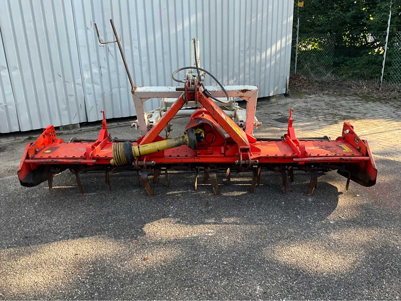 Belrecolt / Kuhn HRB 301D - Herse rotative: photos 2 Belrecolt / Kuhn HRB 301D - Herse rotative: photos 2