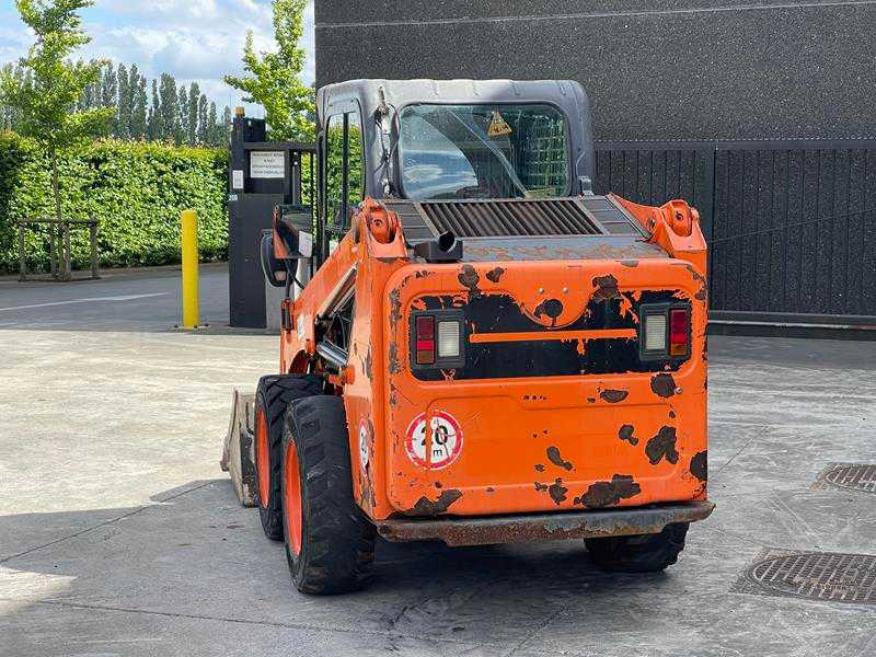Bobcat S450 - Mini chargeuse: photos 2 Bobcat S450 - Mini chargeuse: photos 2
