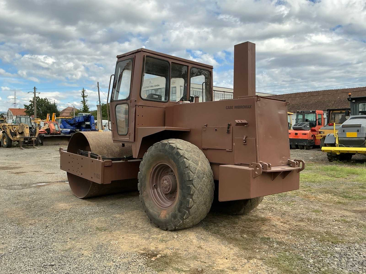 CASE VIBROMAX 1102 - Compacteur à pieds de mouton/ Monocylindre: photos 4 CASE VIBROMAX 1102 - Compacteur à pieds de mouton/ Monocylindre: photos 4