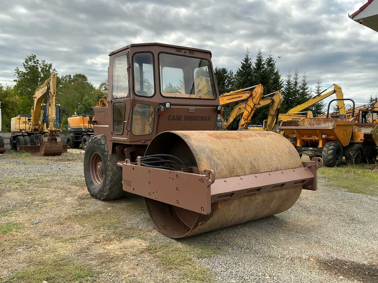 CASE VIBROMAX 1102 - Compacteur à pieds de mouton/ Monocylindre: photos 1 CASE VIBROMAX 1102 - Compacteur à pieds de mouton/ Monocylindre: photos 1