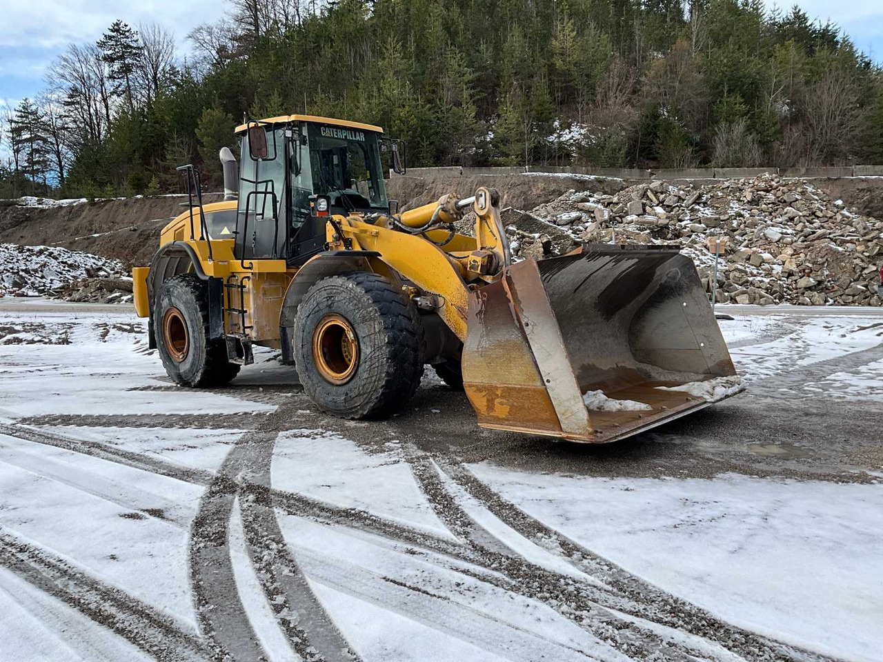 CAT 972H - Chargeuse sur pneus: photos 1 CAT 972H - Chargeuse sur pneus: photos 1