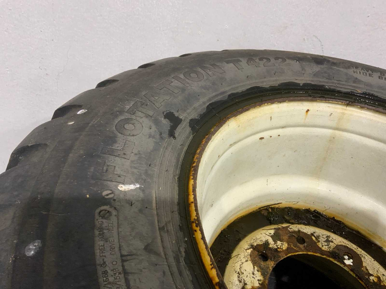 Tracteur agricole CEAT FLOTATION T422 - 600/55R22.5 TIPPER TIRE (2X): photos 7 Tracteur agricole CEAT FLOTATION T422 - 600/55R22.5 TIPPER TIRE (2X): photos 7