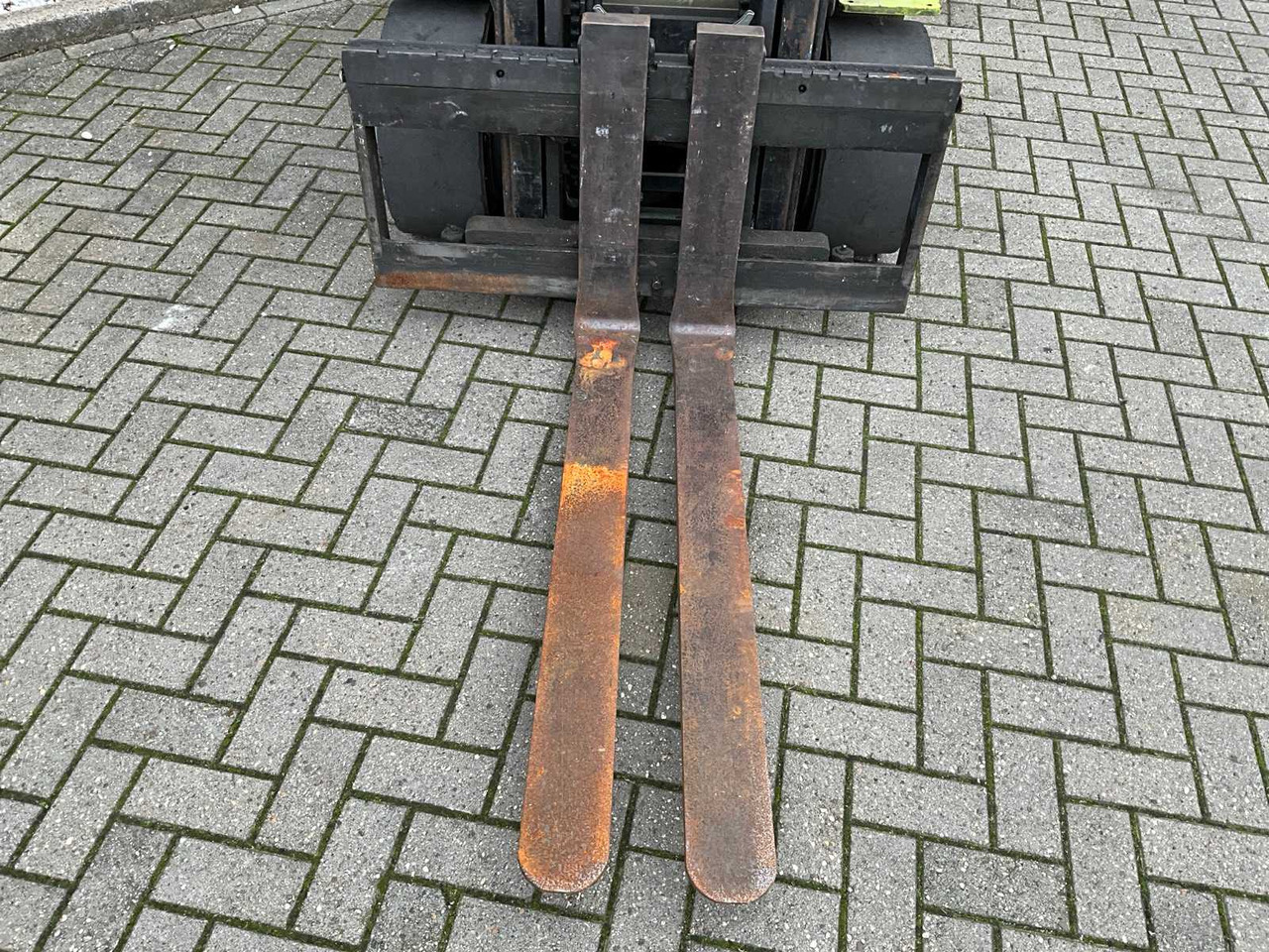 CLARK - EM30S - FORKLIFT - Chariot élévateur: photos 5 CLARK - EM30S - FORKLIFT - Chariot élévateur: photos 5