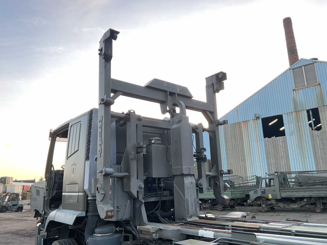 2004 IVECO EUROTRAKKER TRUCK - Camion: photos 5 2004 IVECO EUROTRAKKER TRUCK - Camion: photos 5