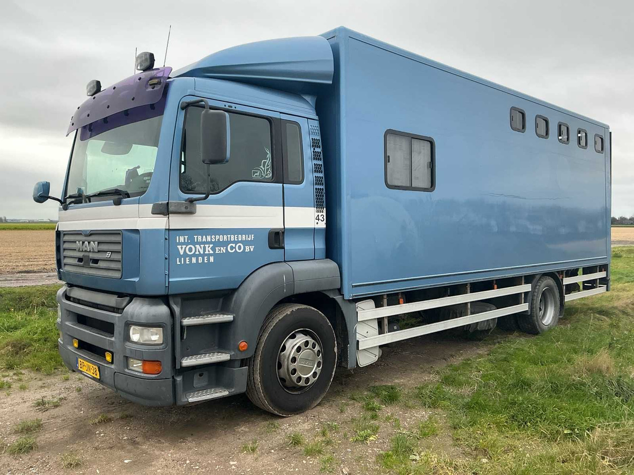 2004 MAN H09 CATTLE TRUCK - Camion: photos 1 2004 MAN H09 CATTLE TRUCK - Camion: photos 1