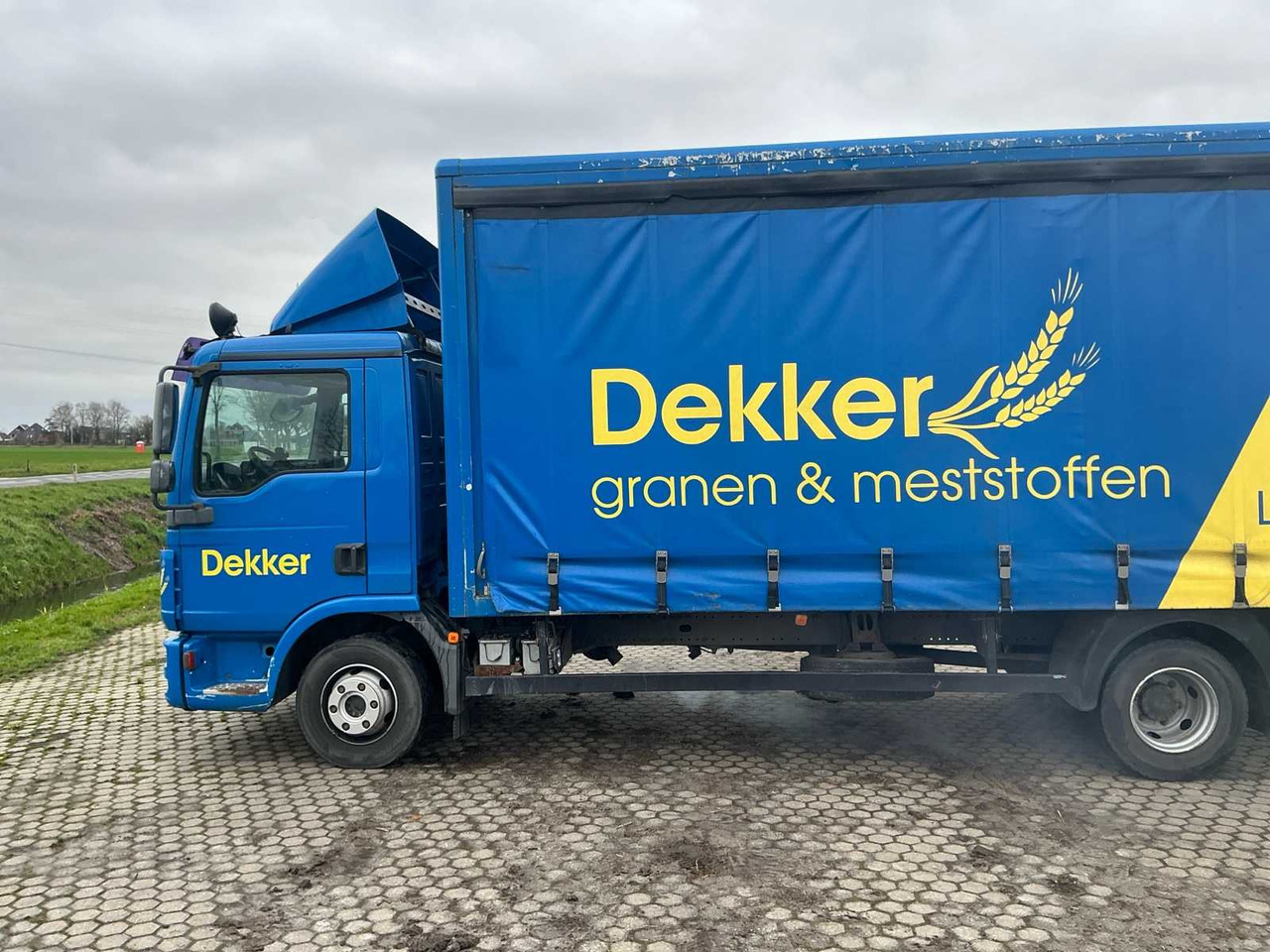 2010 MAN TGL 12.180 4X2 BL EEV TRUCK - Camion: photos 2 2010 MAN TGL 12.180 4X2 BL EEV TRUCK - Camion: photos 2