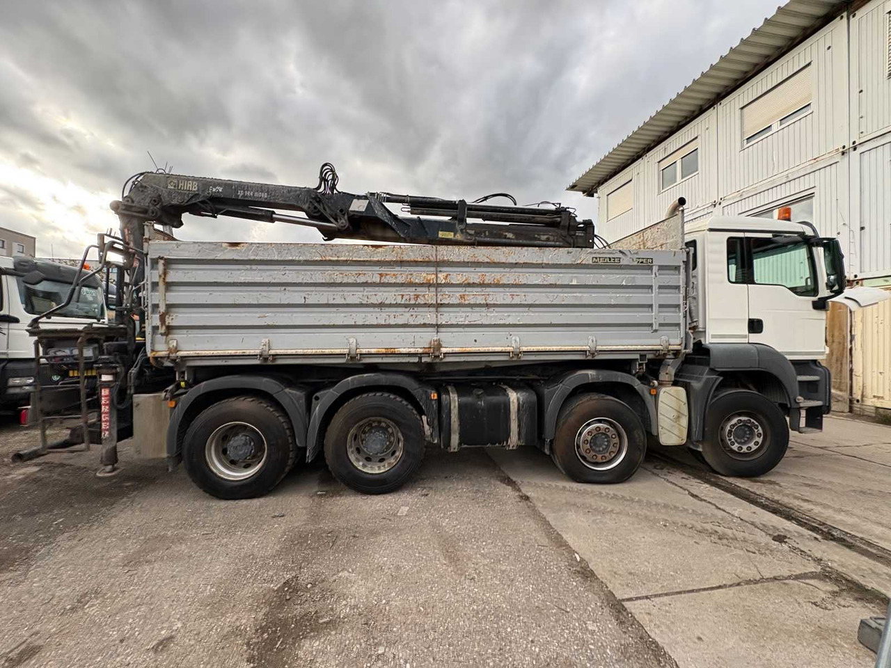 MAN TGS 35.440 8X4 BB CRANE TRUCK - Camion: photos 2 MAN TGS 35.440 8X4 BB CRANE TRUCK - Camion: photos 2