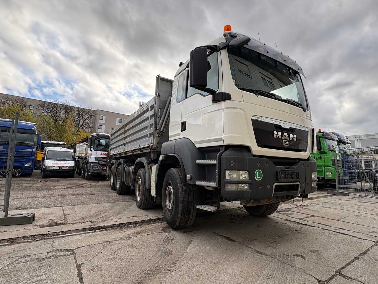 MAN TGS 35.440 8X4 BB CRANE TRUCK - Camion: photos 1 MAN TGS 35.440 8X4 BB CRANE TRUCK - Camion: photos 1