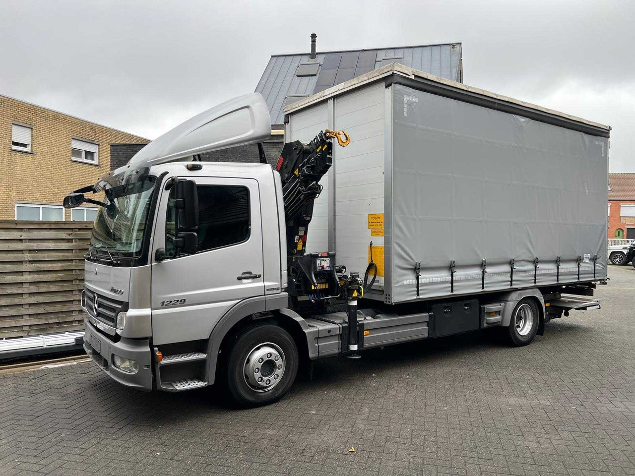 MERCEDES - ATEGO 1229 RL/11.9 - TRUCK - 2010 - Camion: photos 1 MERCEDES - ATEGO 1229 RL/11.9 - TRUCK - 2010 - Camion: photos 1