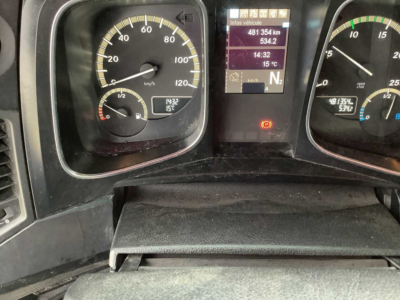 MERCEDES-BENZ - ACTROS - TRUCK - 2019 - Camion: photos 3 MERCEDES-BENZ - ACTROS - TRUCK - 2019 - Camion: photos 3