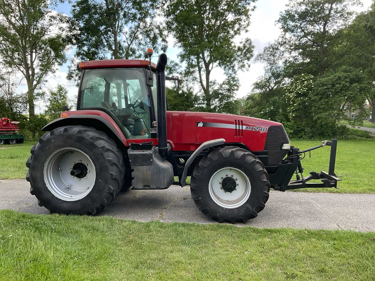 Case IH Magnum MX240 - Tracteur agricole: photos 4 Case IH Magnum MX240 - Tracteur agricole: photos 4