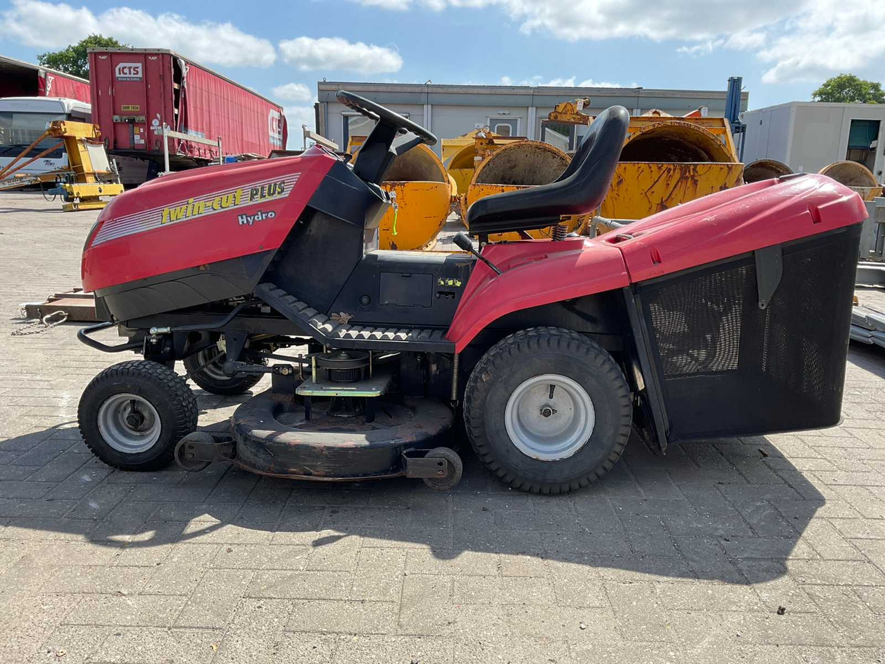 Castelgarden Twin-Cut Plus 122 Hydro - Motofaucheuse: photos 3 Castelgarden Twin-Cut Plus 122 Hydro - Motofaucheuse: photos 3