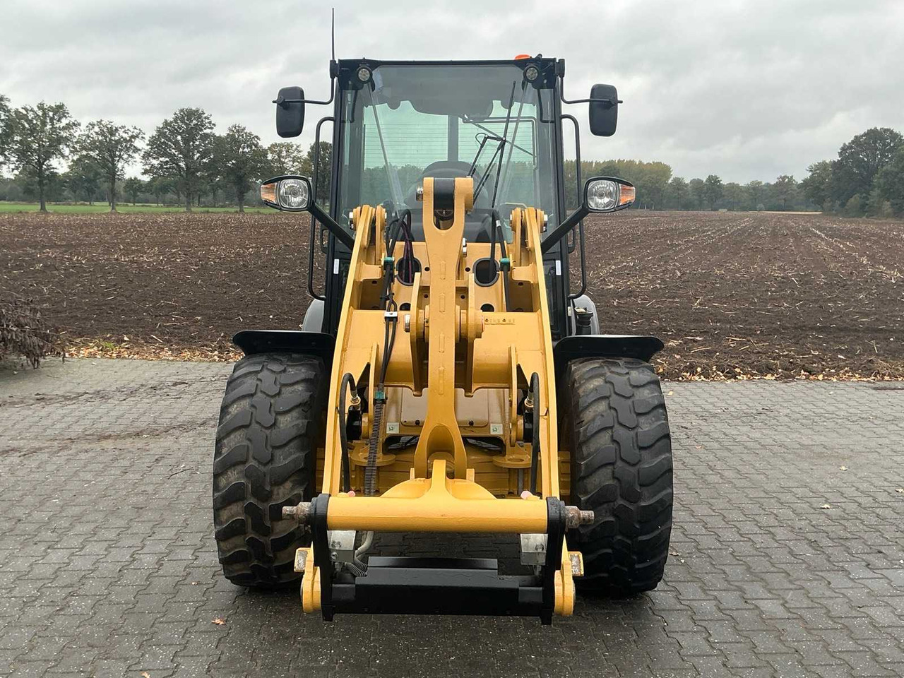 Caterpillar 906M - Chargeuse sur pneus: photos 3 Caterpillar 906M - Chargeuse sur pneus: photos 3