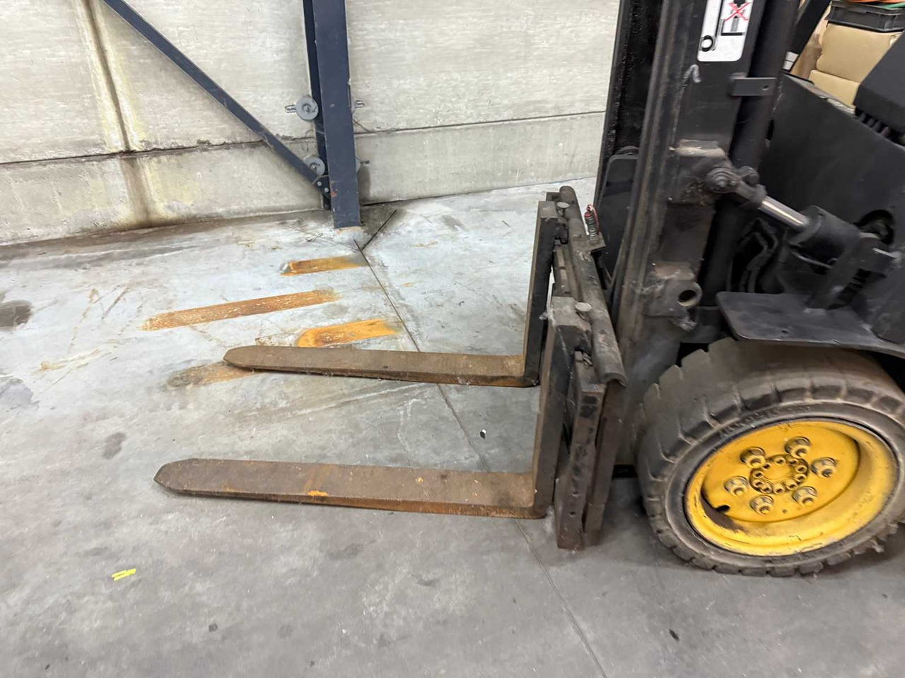 DAEWOO - 2005 - D30S - FORKLIFT - Chariot élévateur: photos 5 DAEWOO - 2005 - D30S - FORKLIFT - Chariot élévateur: photos 5