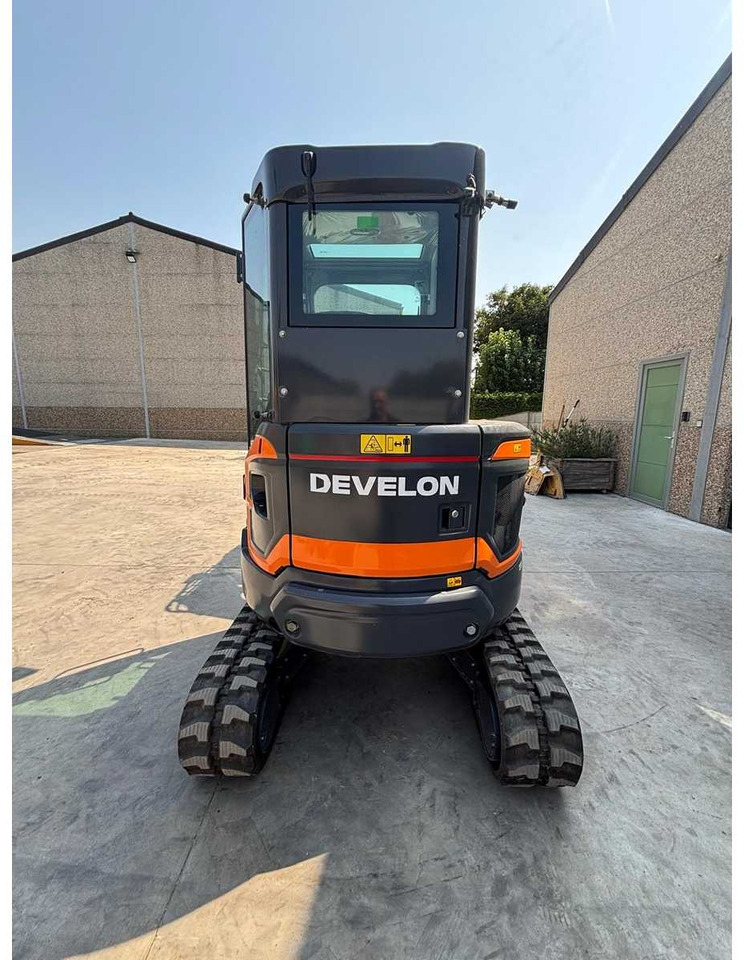 Develon DX27Z-7 - Mini pelle: photos 3 Develon DX27Z-7 - Mini pelle: photos 3