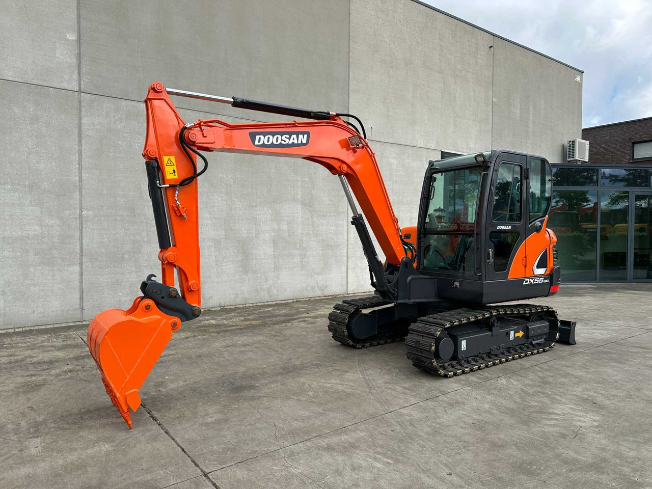 Doosan DX55-9C - Pelle sur chenille: photos 1 Doosan DX55-9C - Pelle sur chenille: photos 1