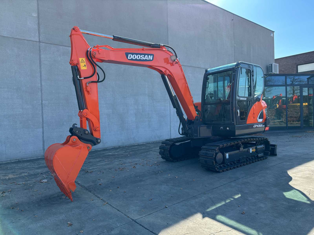 Doosan DX55-9C - Pelle sur chenille: photos 1 Doosan DX55-9C - Pelle sur chenille: photos 1
